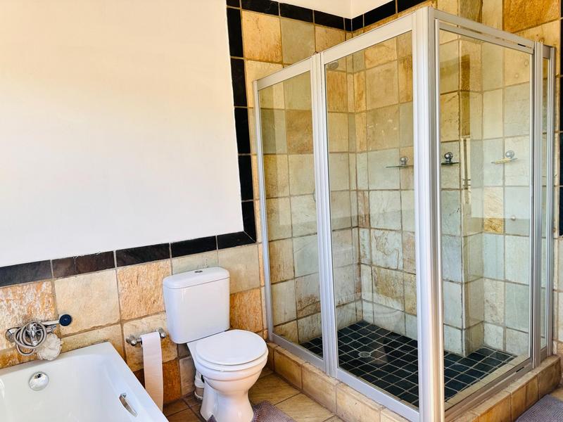 5 Bedroom Property for Sale in Blue Valley Golf Estate Gauteng