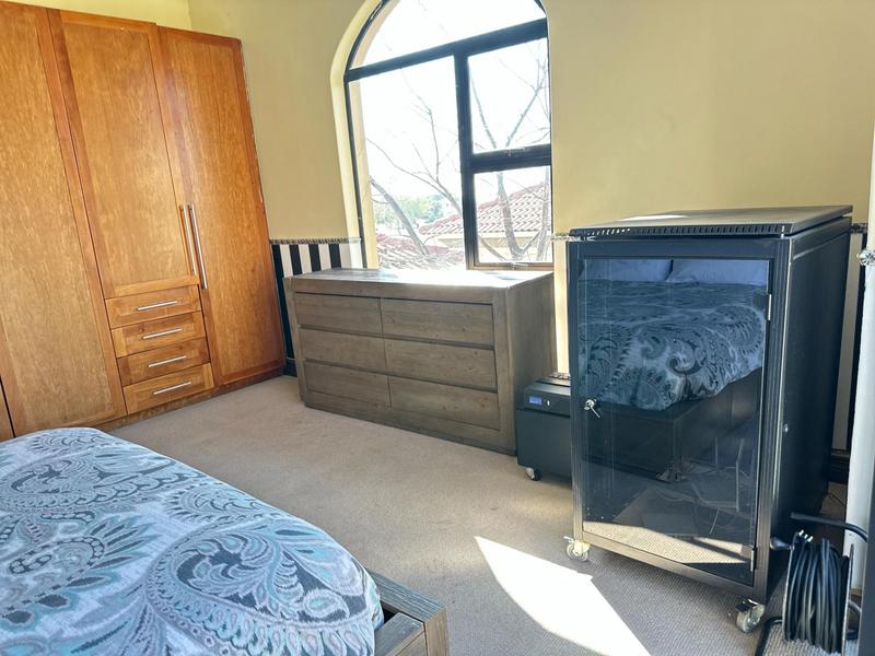 5 Bedroom Property for Sale in Blue Valley Golf Estate Gauteng