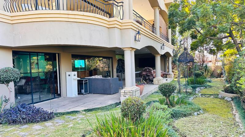 5 Bedroom Property for Sale in Blue Valley Golf Estate Gauteng