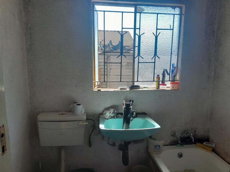 2 Bedroom Property for Sale in Etwatwa Gauteng