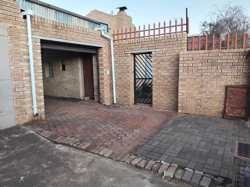 3 Bedroom Property for Sale in Lenasia Gauteng
