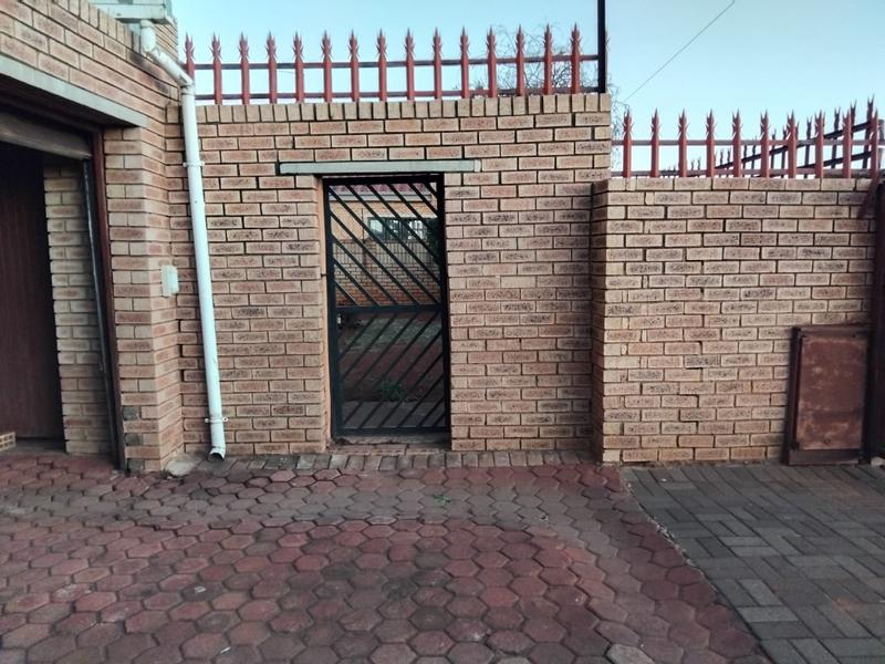 3 Bedroom Property for Sale in Lenasia Gauteng