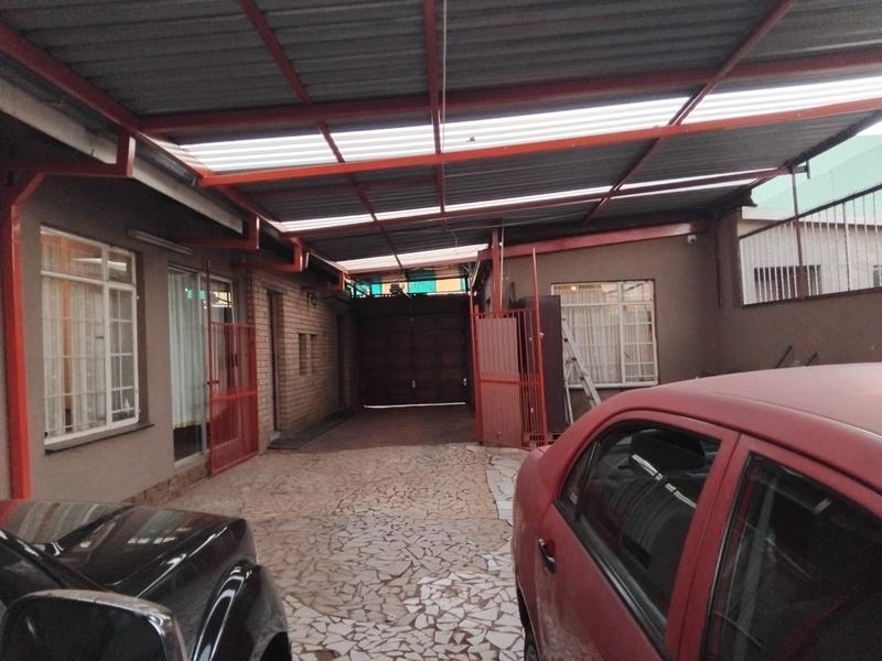 3 Bedroom Property for Sale in Lenasia Gauteng