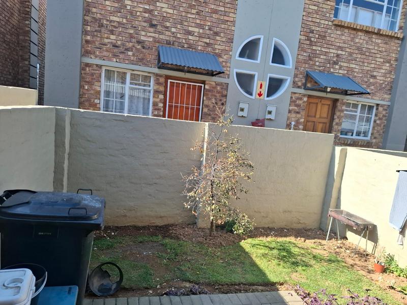 2 Bedroom Property for Sale in Birchleigh Gauteng