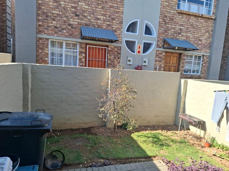 2 Bedroom Property for Sale in Birchleigh Gauteng