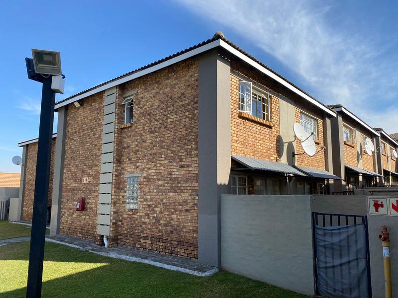 2 Bedroom Property for Sale in Birchleigh Gauteng