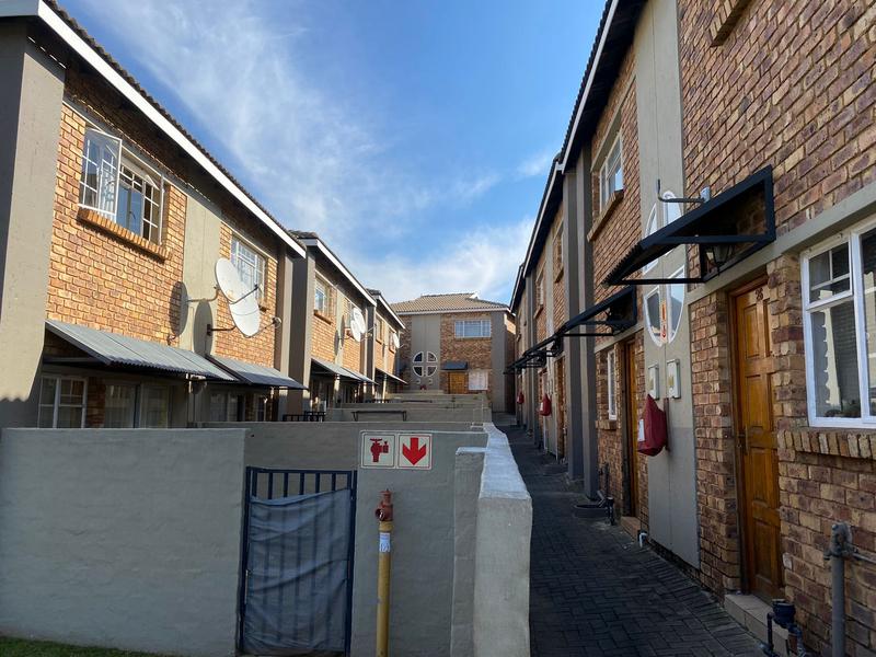 2 Bedroom Property for Sale in Birchleigh Gauteng