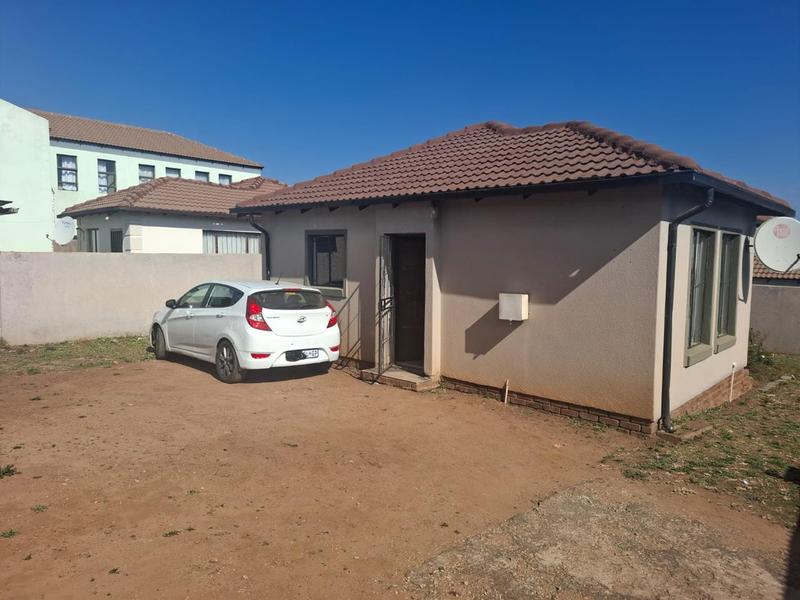 3 Bedroom Property for Sale in Clayville Gauteng