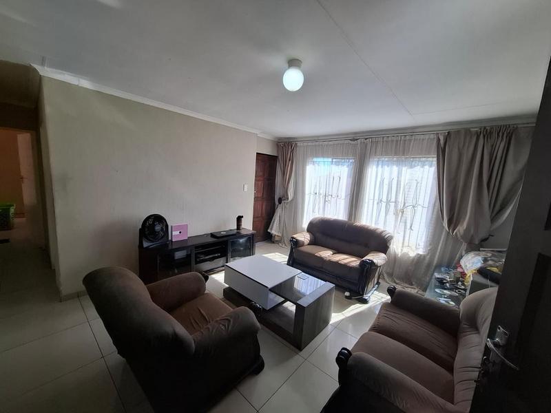 3 Bedroom Property for Sale in Clayville Gauteng