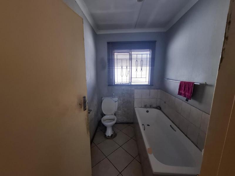 3 Bedroom Property for Sale in Clayville Gauteng