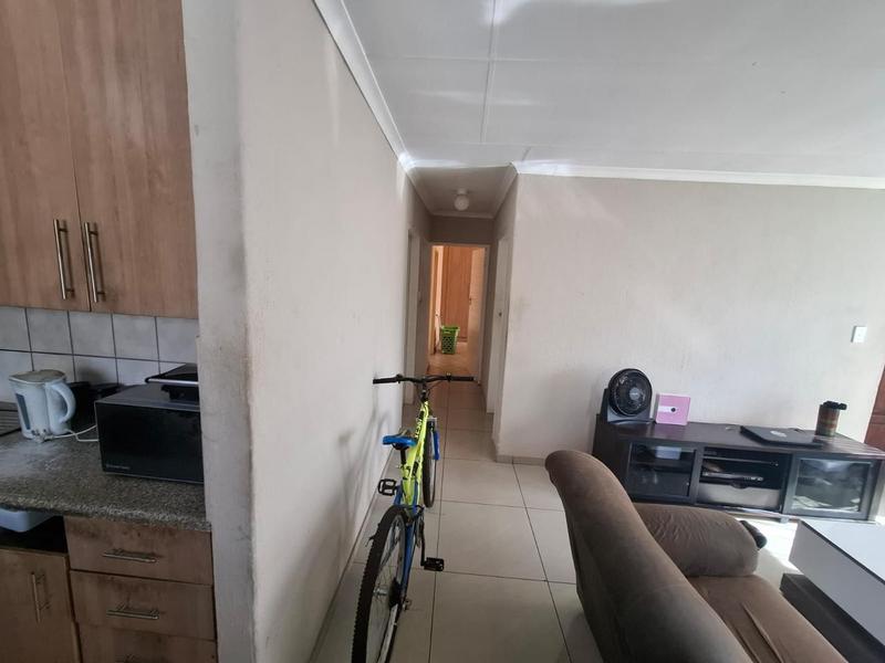 3 Bedroom Property for Sale in Clayville Gauteng