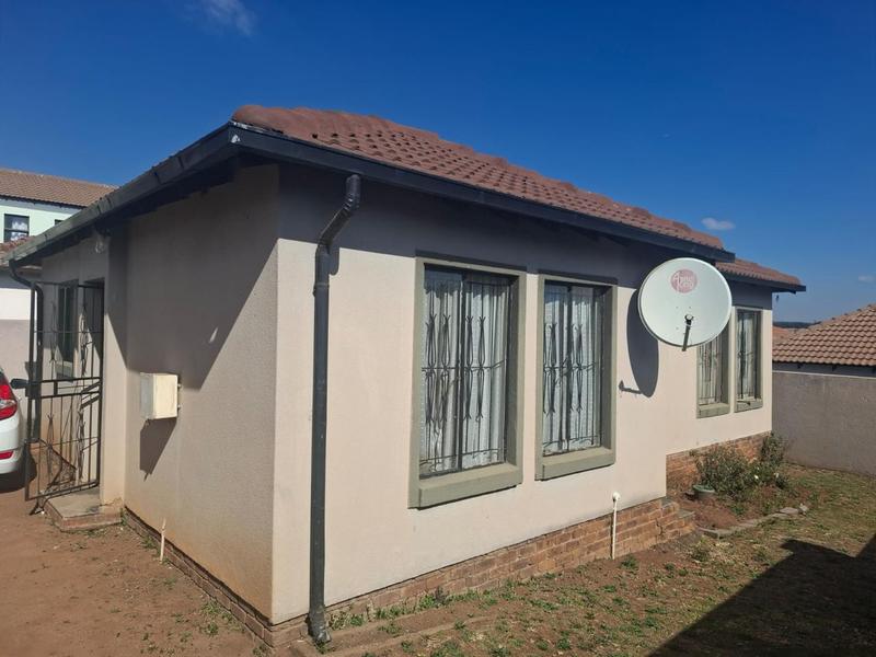 3 Bedroom Property for Sale in Clayville Gauteng