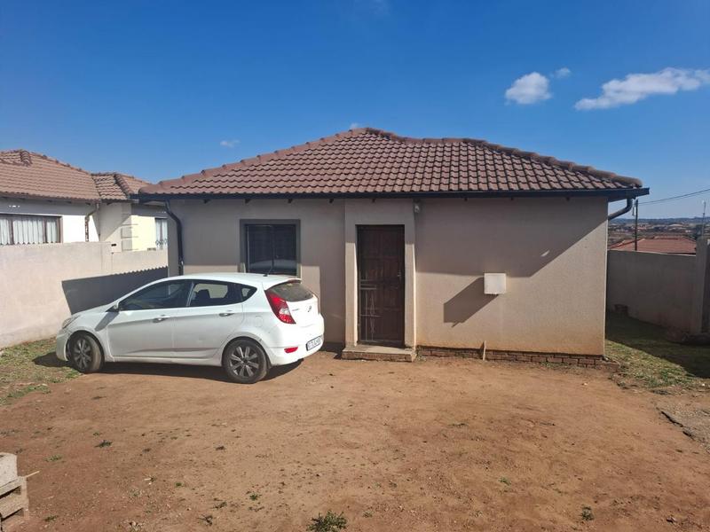 3 Bedroom Property for Sale in Clayville Gauteng