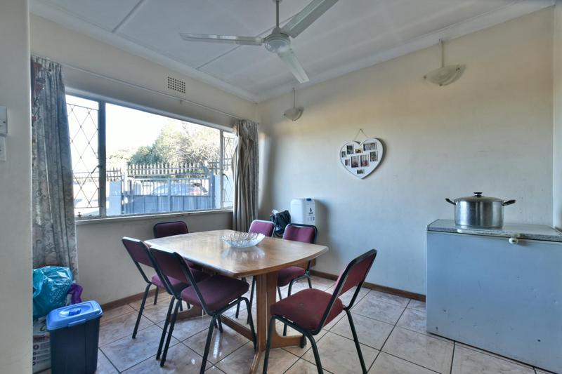 5 Bedroom Property for Sale in Mondeor Gauteng
