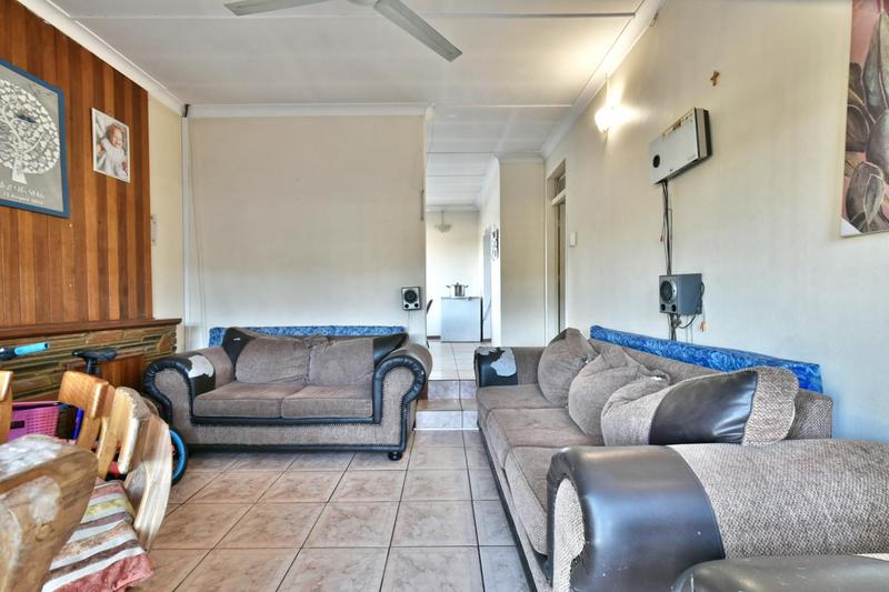 5 Bedroom Property for Sale in Mondeor Gauteng