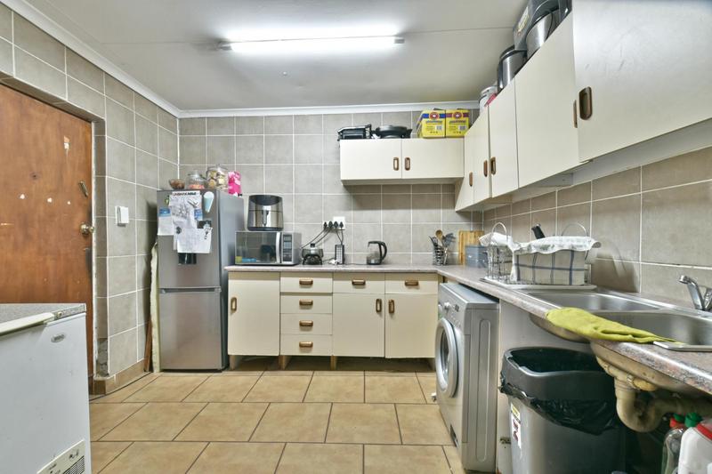 5 Bedroom Property for Sale in Mondeor Gauteng