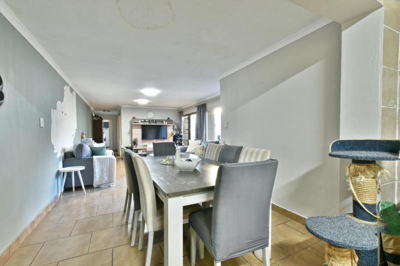 5 Bedroom Property for Sale in Mondeor Gauteng