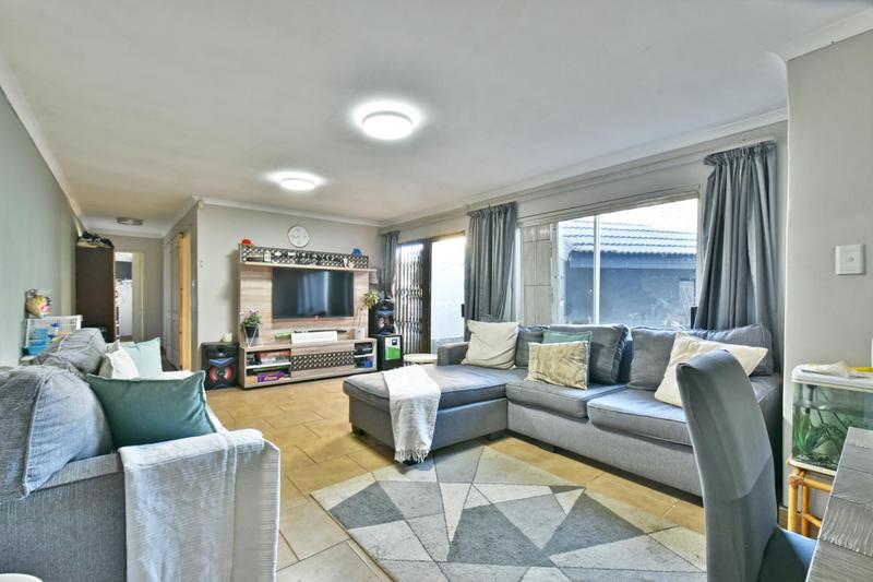 5 Bedroom Property for Sale in Mondeor Gauteng
