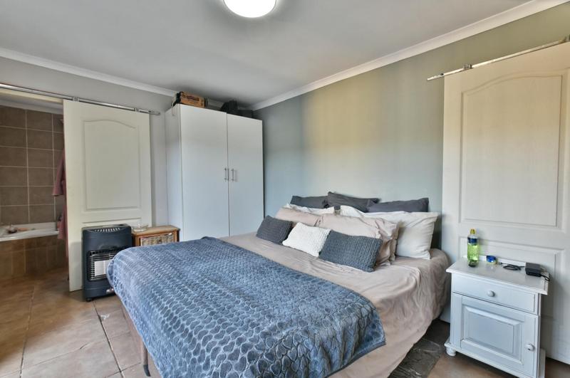5 Bedroom Property for Sale in Mondeor Gauteng