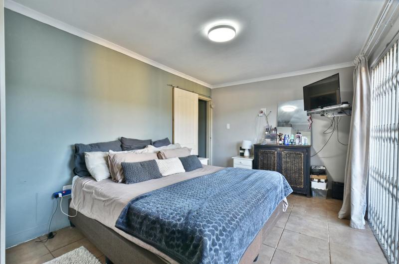 5 Bedroom Property for Sale in Mondeor Gauteng