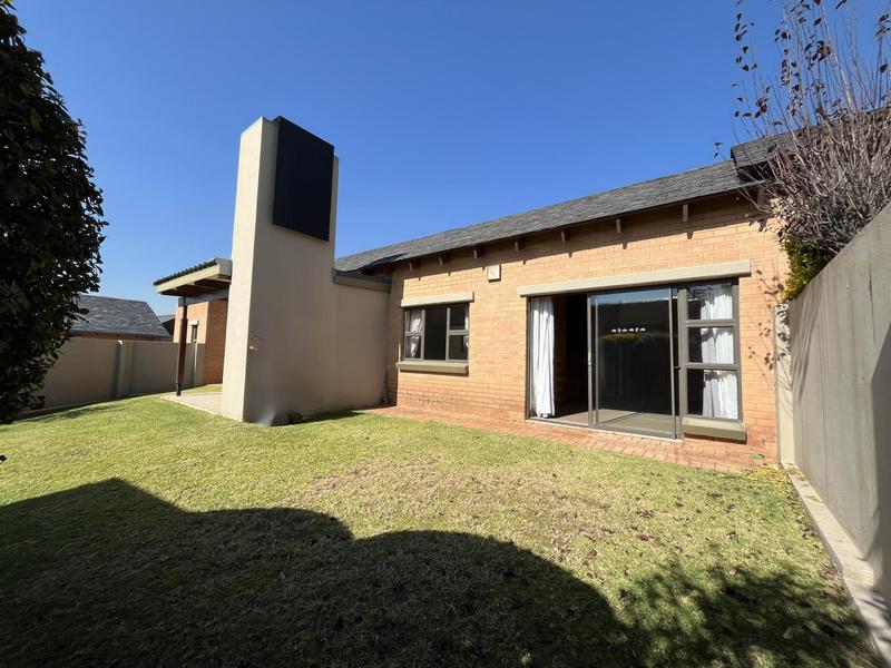 To Let 2 Bedroom Property for Rent in Retire at Midstream Gauteng