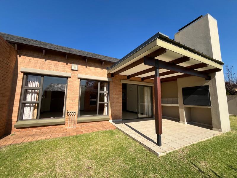 To Let 2 Bedroom Property for Rent in Retire at Midstream Gauteng