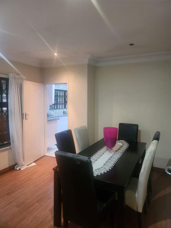 4 Bedroom Property for Sale in Mondeor Gauteng