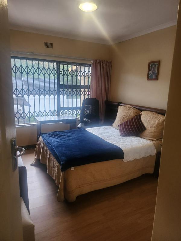 4 Bedroom Property for Sale in Mondeor Gauteng