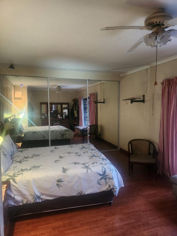 4 Bedroom Property for Sale in Mondeor Gauteng