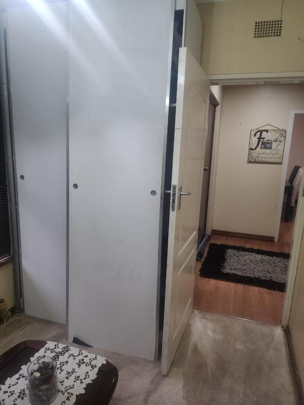 4 Bedroom Property for Sale in Mondeor Gauteng
