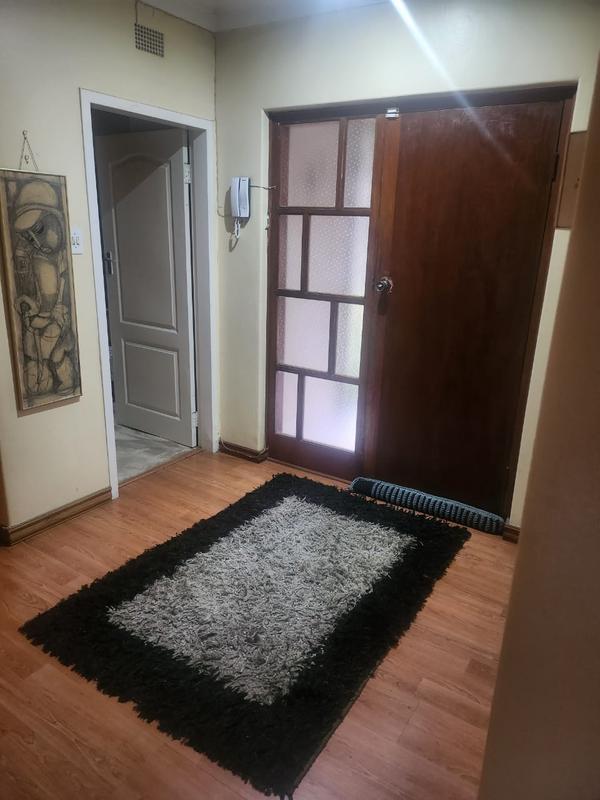 4 Bedroom Property for Sale in Mondeor Gauteng