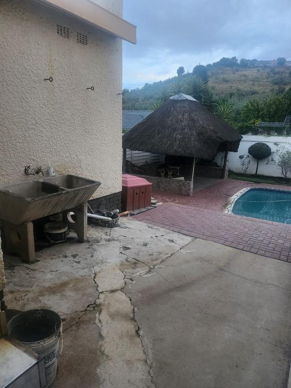 4 Bedroom Property for Sale in Mondeor Gauteng