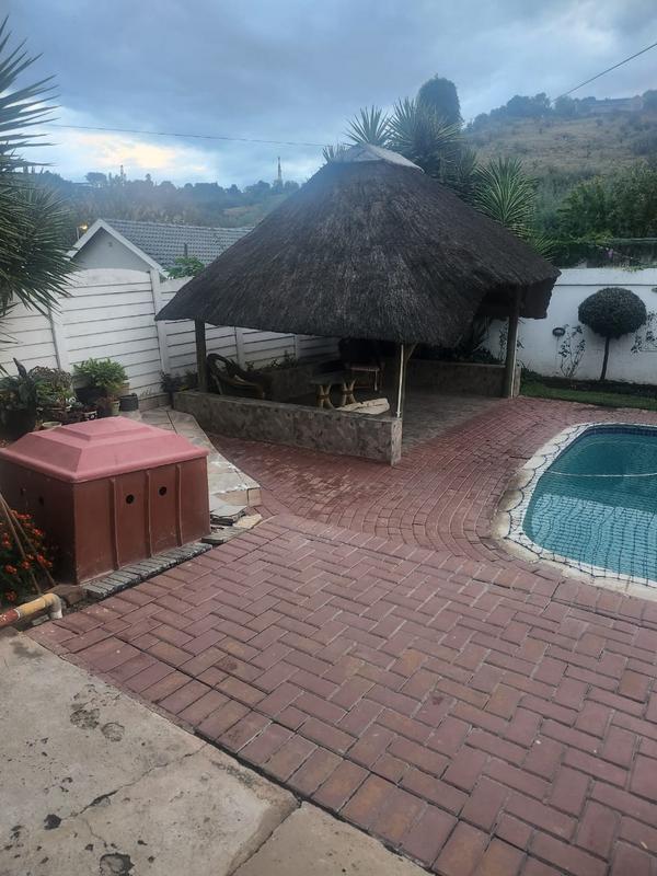 4 Bedroom Property for Sale in Mondeor Gauteng