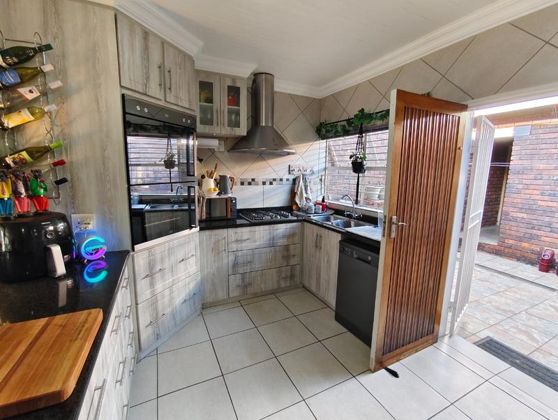3 Bedroom Property for Sale in Wonderboom Gauteng