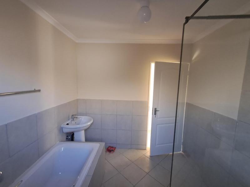 3 Bedroom Property for Sale in Windmill Park Gauteng
