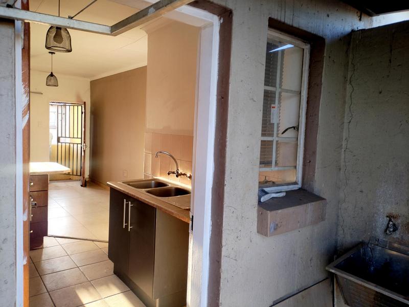 To Let 2 Bedroom Property for Rent in Germiston Central Gauteng