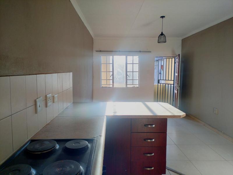 To Let 2 Bedroom Property for Rent in Germiston Central Gauteng