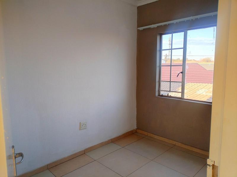 To Let 2 Bedroom Property for Rent in Germiston Central Gauteng