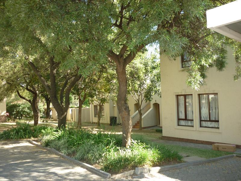 To Let 2 Bedroom Property for Rent in Fourways Gauteng