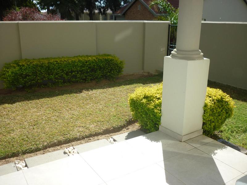 2 Bedroom Property for Sale in Broadacres Gauteng