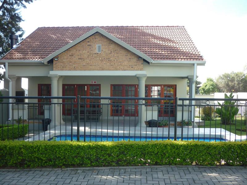 2 Bedroom Property for Sale in Broadacres Gauteng