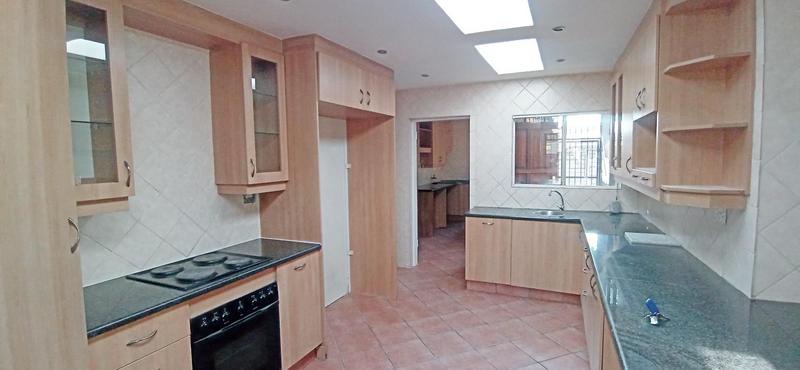 To Let 5 Bedroom Property for Rent in Rietondale Gauteng