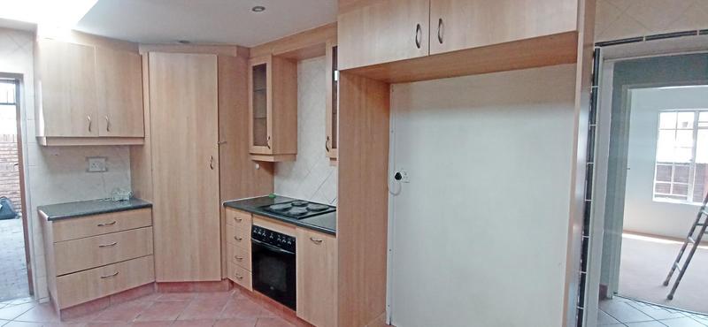 To Let 5 Bedroom Property for Rent in Rietondale Gauteng
