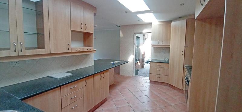 To Let 5 Bedroom Property for Rent in Rietondale Gauteng
