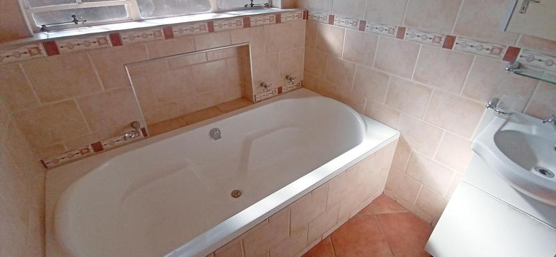 To Let 5 Bedroom Property for Rent in Rietondale Gauteng