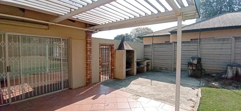 To Let 5 Bedroom Property for Rent in Rietondale Gauteng