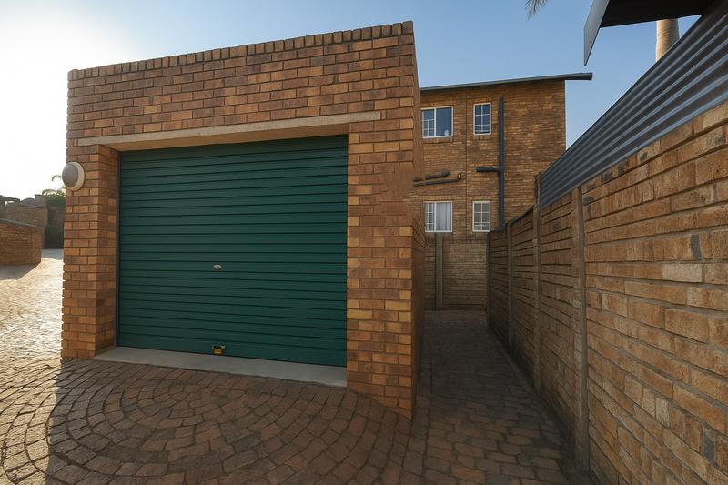 2 Bedroom Property for Sale in Highveld Gauteng