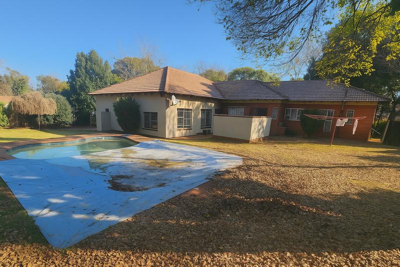 5 Bedroom Property for Sale in Wierda Park Gauteng