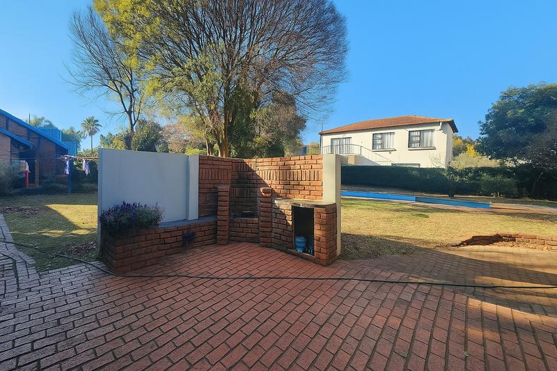 5 Bedroom Property for Sale in Wierda Park Gauteng