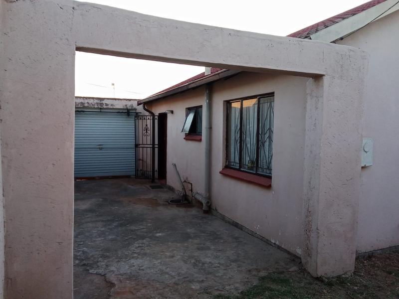 2 Bedroom Property for Sale in Hospital View Gauteng